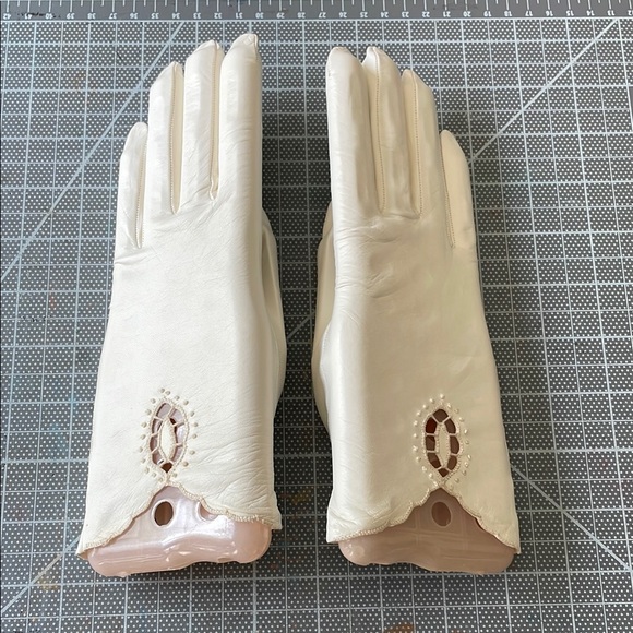 Elegant Cream Leather Gloves